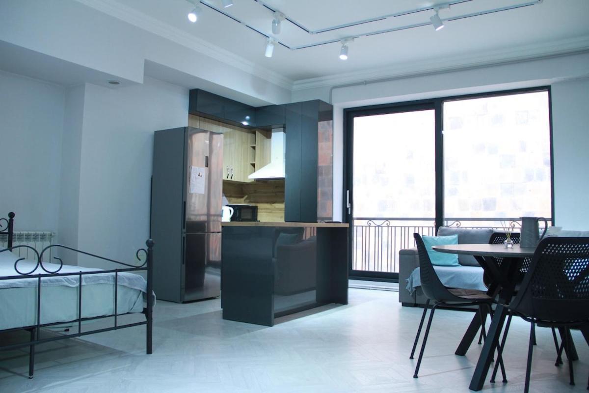 City Center Apartment 耶烈万 外观 照片